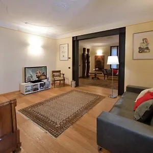 C-rooms, Residenza Correggio Parme